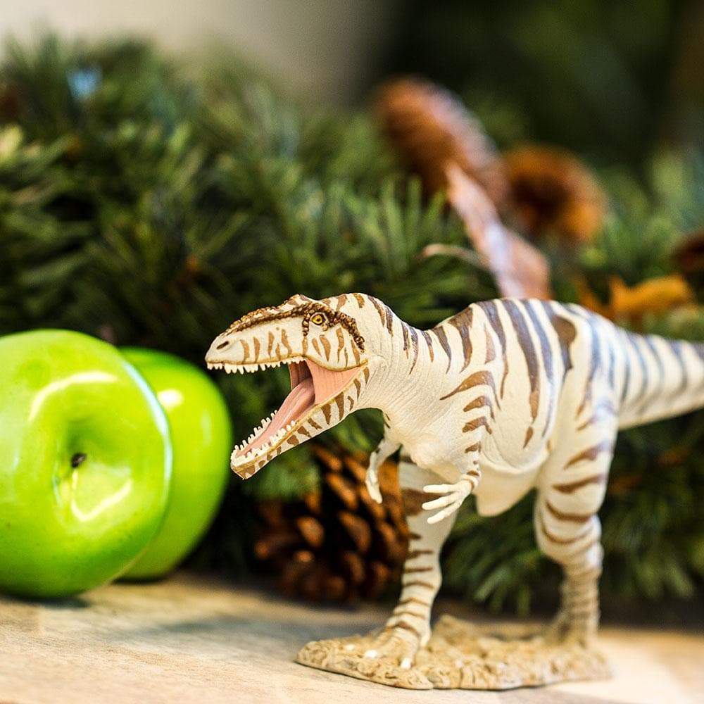 Giganotosaurus Toy-2