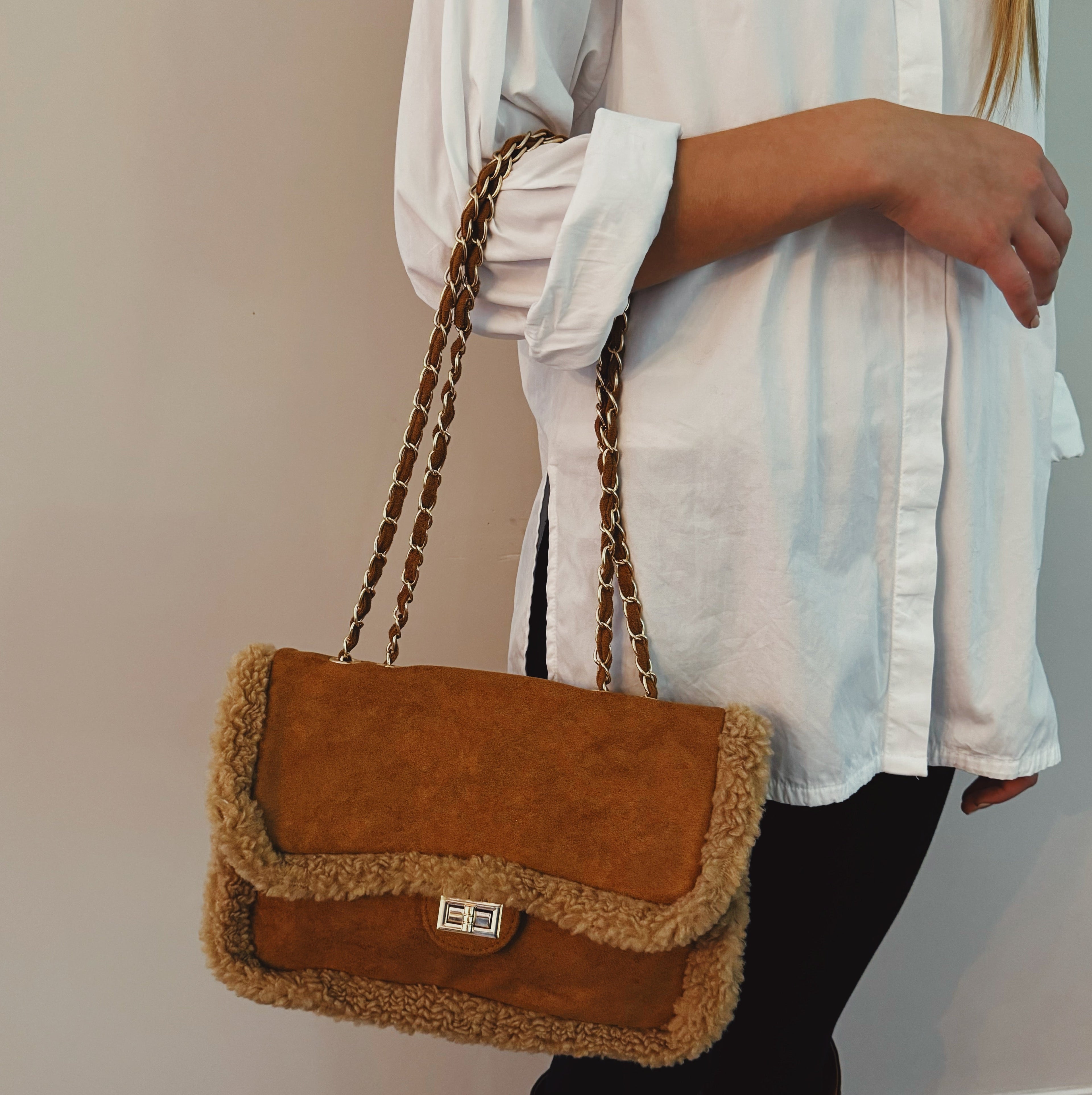 Luxe Deluxe Chain Shoulder Bag-2