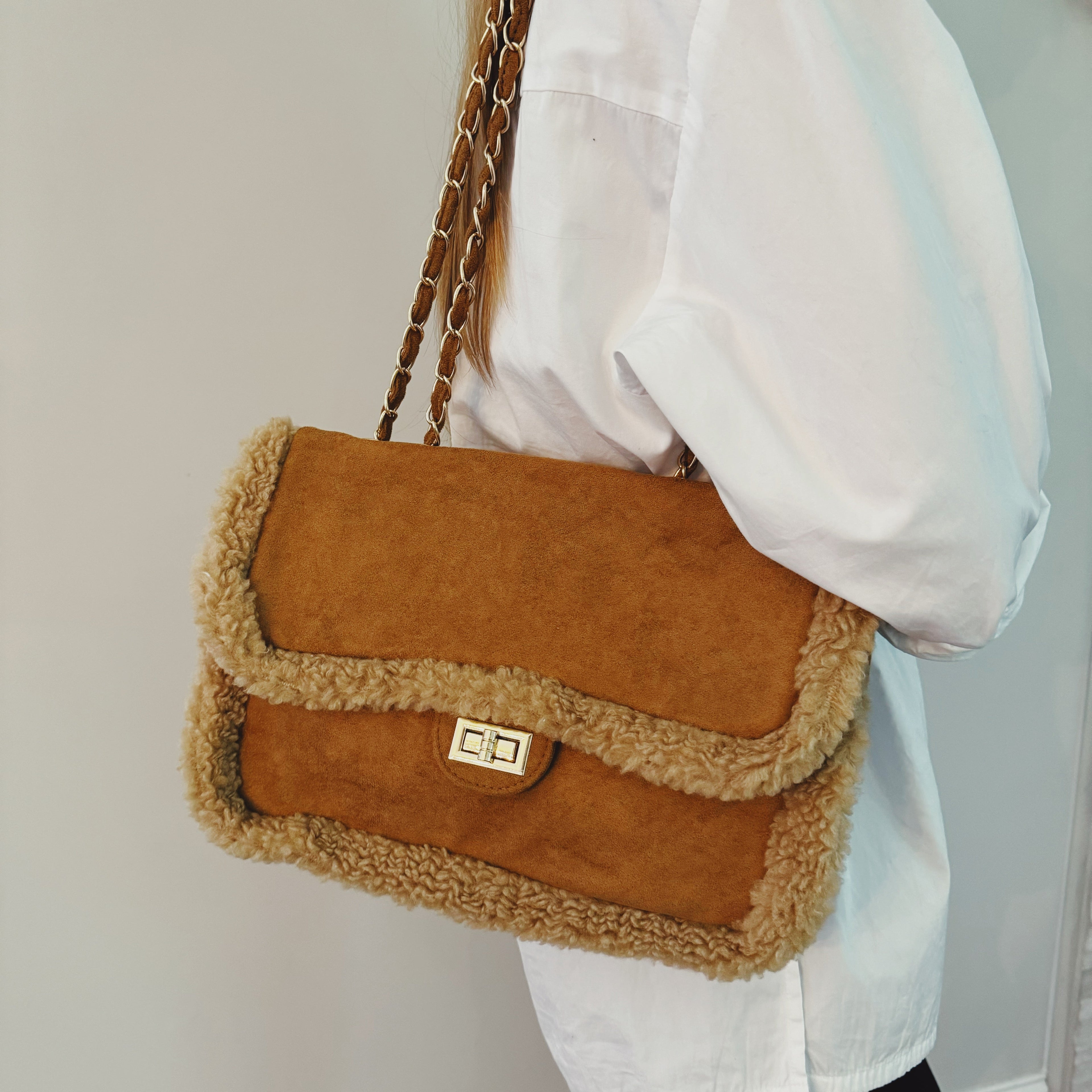 Luxe Deluxe Chain Shoulder Bag-3