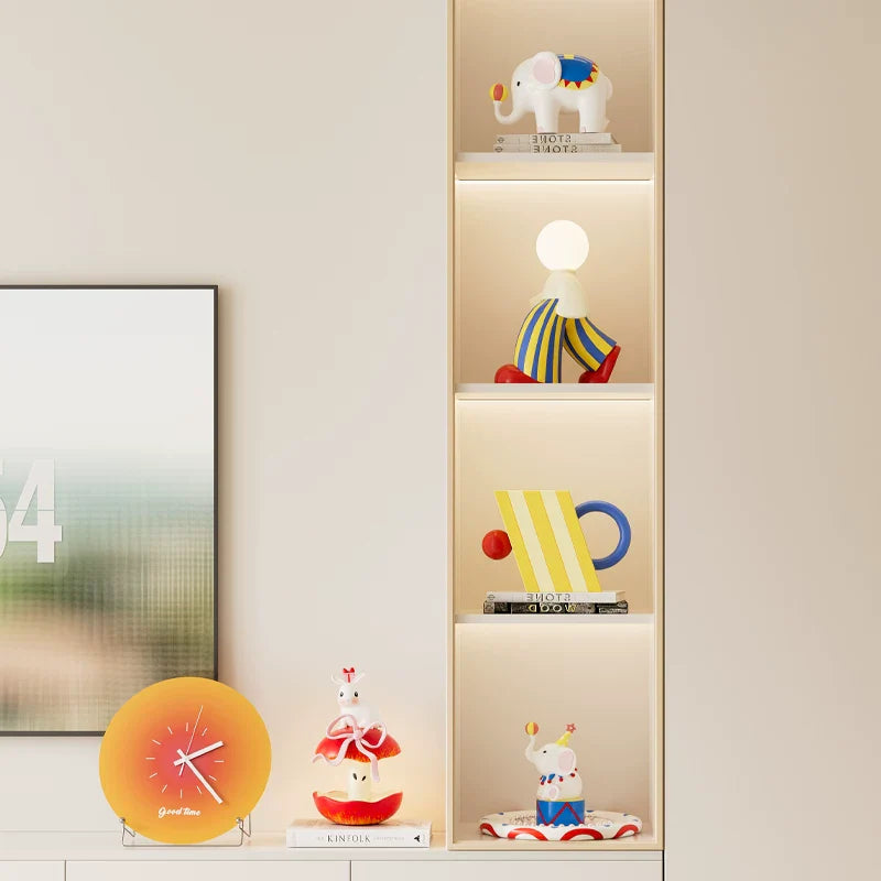 Marching Moon Table Lamp Pop Art Sculpture Table Decor-4