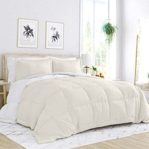 Full/Queen size 3-Piece Microfiber Reversible Comforter Set in White and Cream-0
