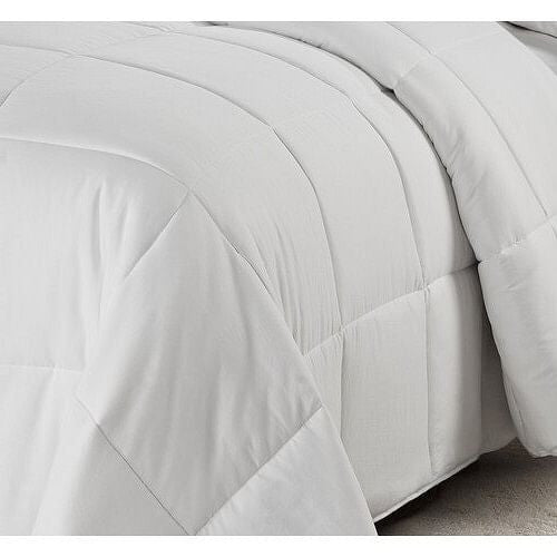 King/Cal King Traditional Microfiber Reversible 3 Piece Comforter Set in White-1