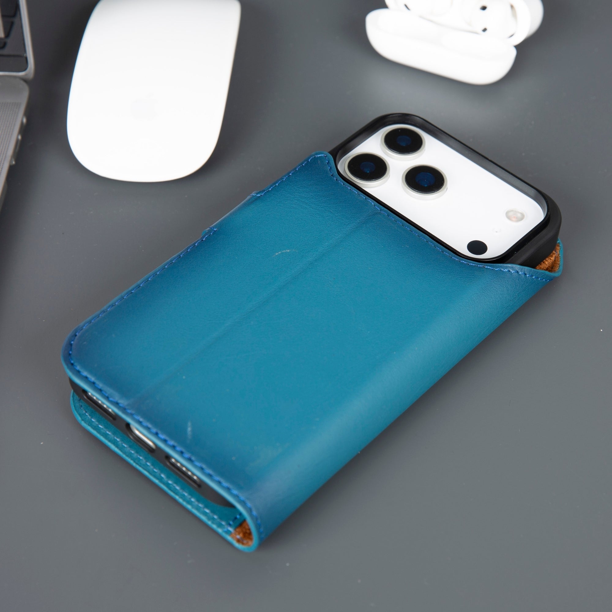 Casper iPhone 17 Pro Max Leather Wallet Case – MagSafe Compatible-2